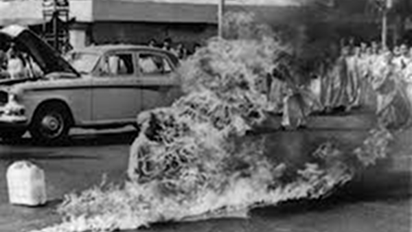 L&rsquo;immolation comme mode de résolution des conflits