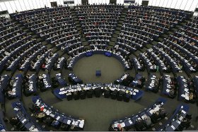 En pleine affaire Prism, le Parlement européen s&rsquo;équipe de téléphones américains (Le Monde)