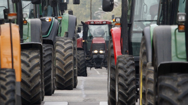 Les agriculteurs d&rsquo;Île-de-France appellent à un « blocus » de Paris jeudi (Le Monde)