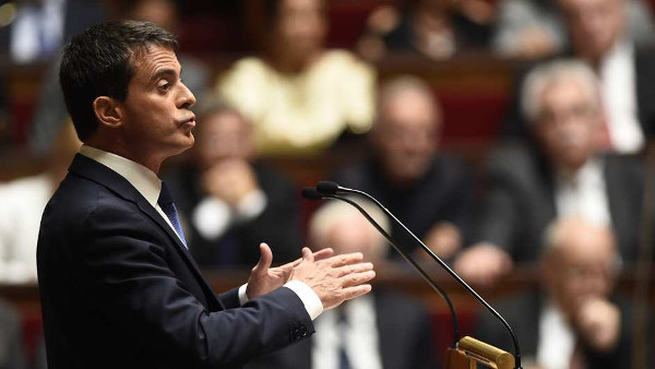 Manuel Valls obtient le vote de confiance (et plagie au passage la devise du Cercle des Volontaires)