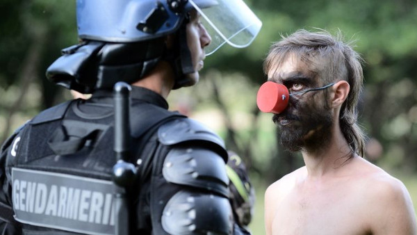 La gendarmerie réprime les opposants au barrage de Sivens : un mort. Premier récit (Reporterre)