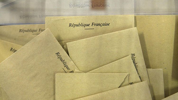 Les classes moyennes rêvent « d’un coup d’Etat citoyen » (Libération)