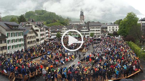 La démocratie directe, c&rsquo;est faisable ! Découvrons le Landsgemeinde de Glaris, en Suisse