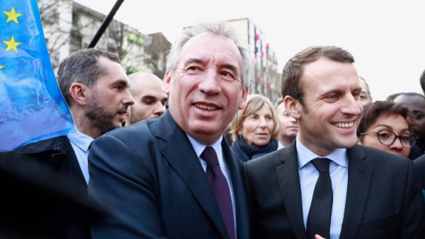 « Pas avant le deuxième tour ». Comment les médias ont couvert Bayrou pour faire élire Macron, par Nicolas Grégoire (medium.com)