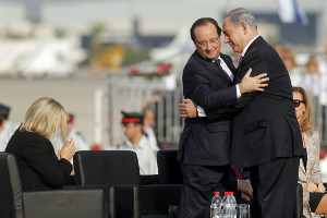 hollande-netanyahu-copains-comme-cochons-300