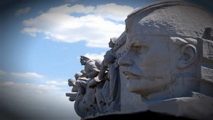 saur-monument art
